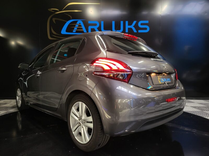 PEUGEOT 208 I 1.2 PureTech 82cv SIGNATURE /GPS+REGULATEUR+AIDE AU PARKING+CARPLAY/ 2018