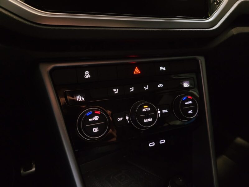 VOLKSWAGEN T-ROC 1.0 TSI 110CH ACTIVE / VIRTUAL COCKPIT + APPLE CARPLAY + CAMERA + FULL LED