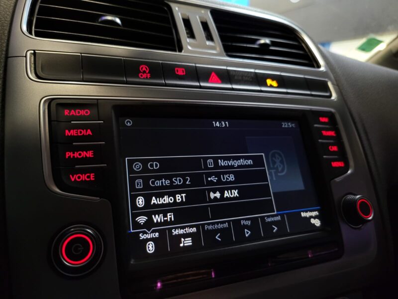 VOLKSWAGEN POLOV 1.4 TDI 90cv ALLSTAR 1ER MAIN TOIT OUVRANT / APPLE CARPLAY ANDROID AUTO / RADARS AV
