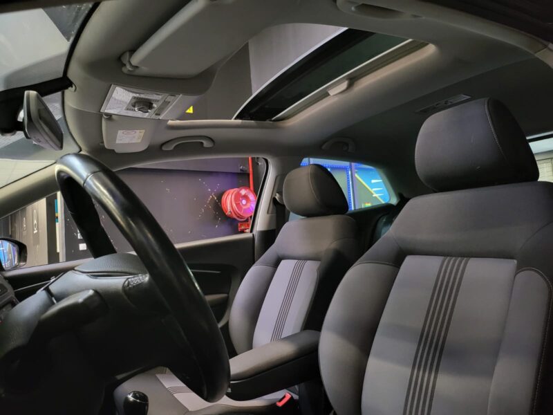 VOLKSWAGEN POLOV 1.4 TDI 90cv ALLSTAR 1ER MAIN TOIT OUVRANT / APPLE CARPLAY ANDROID AUTO / RADARS AV