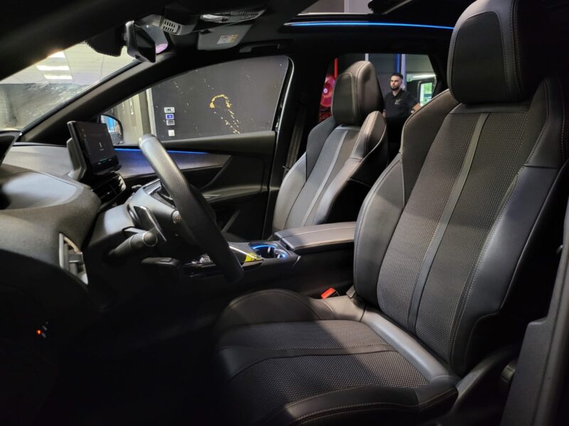 PEUGEOT 3008 HYbrid H4 225cv GT PACK / PACK CITY II 1ER MAIN TOIT OUVRANT / CARPLAY