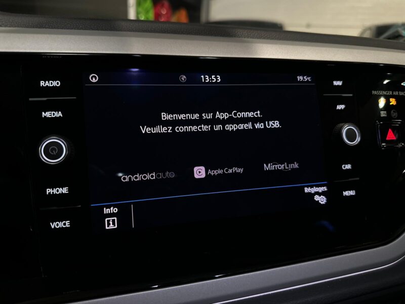 VOLKSWAGEN POLO VI 1.0 TSI 95cv Finition CARAT Siege chauffants , Applecarplay , GPS