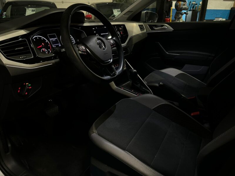 VOLKSWAGEN POLO VI 1.0 TSI 95cv Finition CARAT Siege chauffants , Applecarplay , GPS