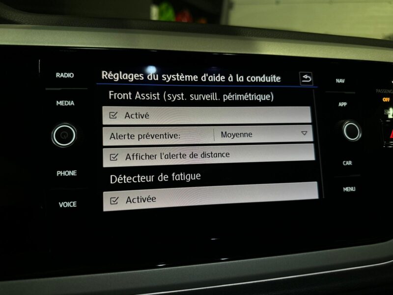 VOLKSWAGEN POLO VI 1.0 TSI 95cv Finition CARAT Siege chauffants , Applecarplay , GPS