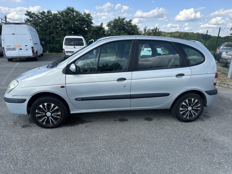 RENAULT SCÉNIC I Monospace 2002
