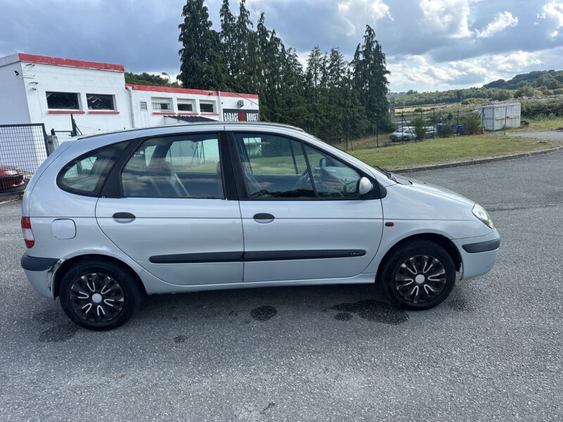 RENAULT SCÉNIC I Monospace 2002