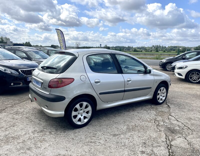 PEUGEOT 206 2004
