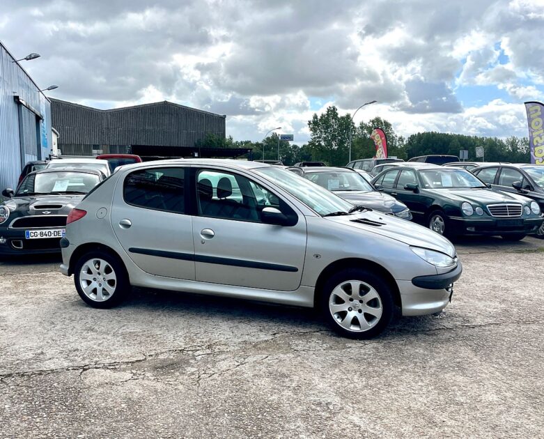 PEUGEOT 206 2004