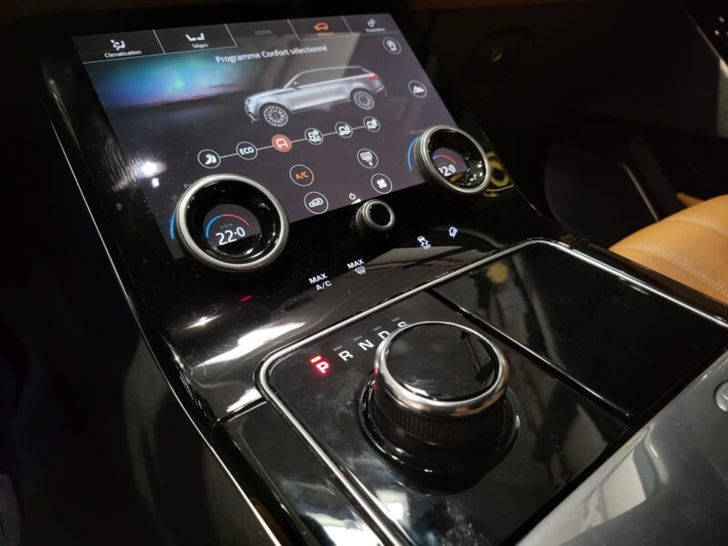 LAND ROVER RANGE ROVER VELAR 2.0 SD4 240cv R-Dynamic AWD / ANDROID AUTO/SIEGES CHAUFFANTS-MASSANTS/A