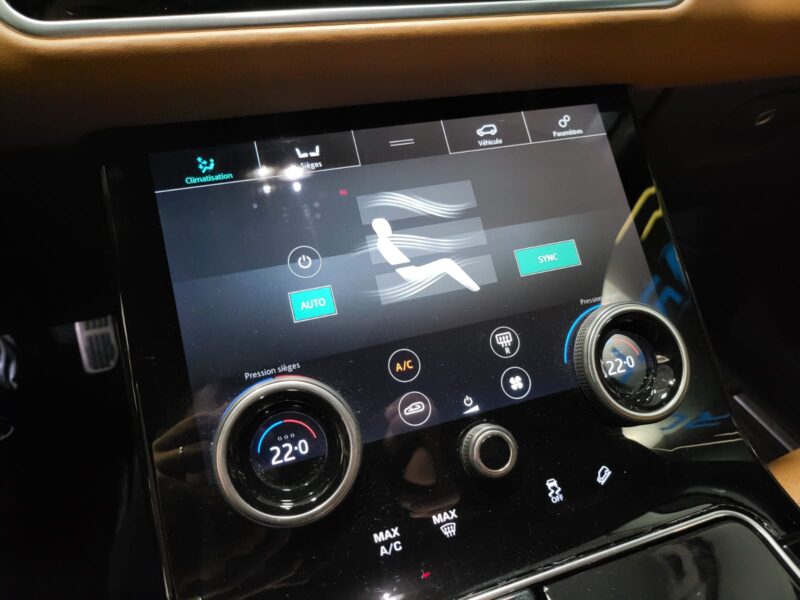 LAND ROVER RANGE ROVER VELAR 2.0 SD4 240cv R-Dynamic AWD / ANDROID AUTO/SIEGES CHAUFFANTS-MASSANTS/A