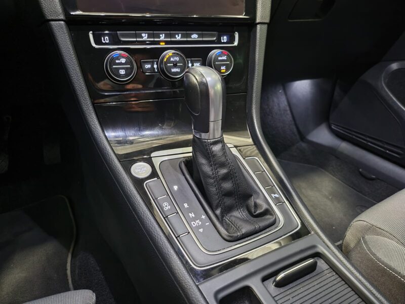 VOLKSWAGEN GOLF VII 1.5 TSI EVO 150cv DSG7 CONFORTLINE BUSINESS  VIRTUAL COCKPIT / ATTELAGE