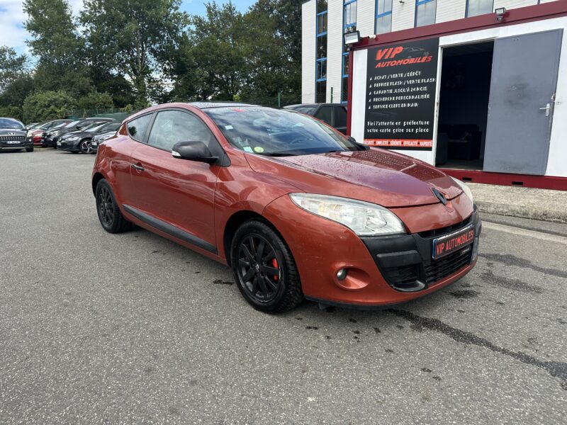 RENAULT MEGANE III Coupé 2010