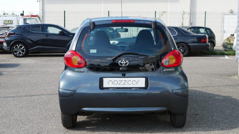           TOYOTA AYGO 1.0 VVT-I 68ch SPORT 5P ESSENCE - CLIM