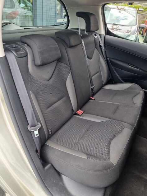 PEUGEOT 308 1.6 HDi 110 Premium 