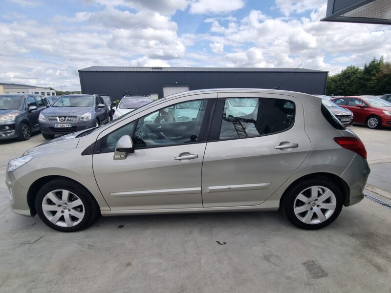 PEUGEOT 308 1.6 HDi 110 Premium 