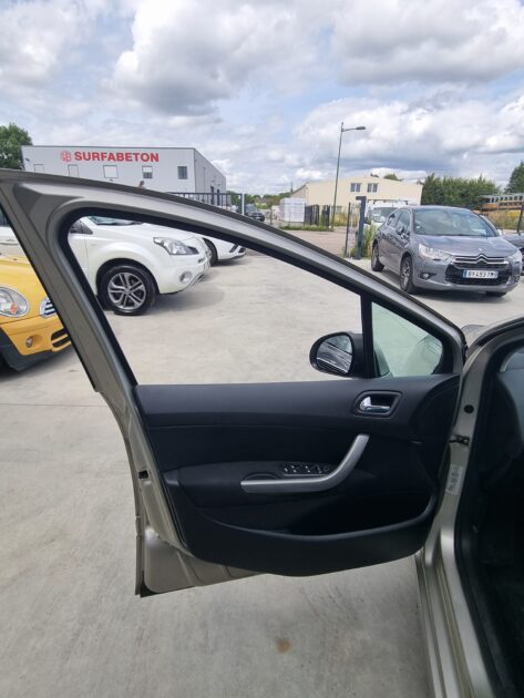 PEUGEOT 308 1.6 HDi 110 Premium 