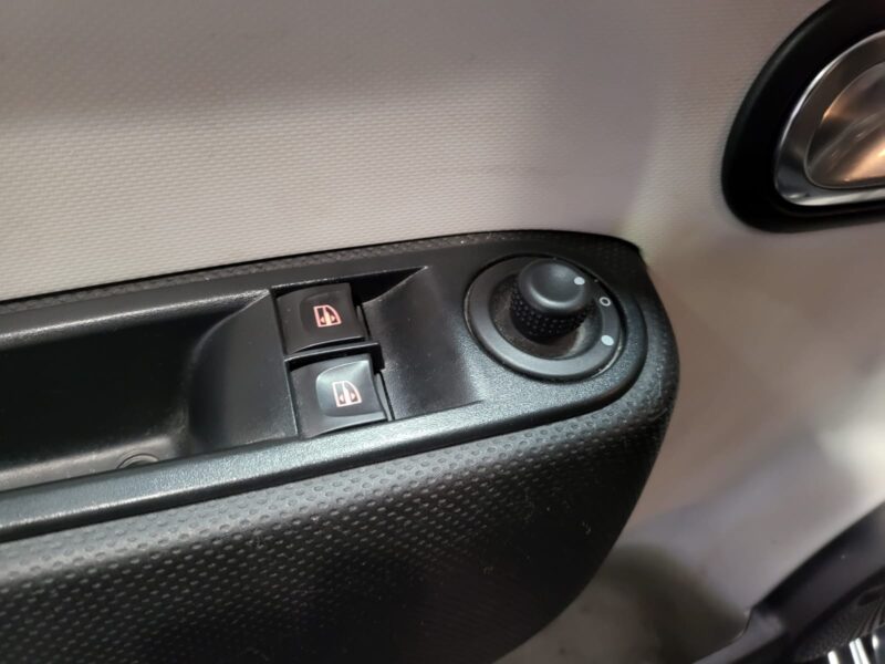 0.9 TCe 90cv ZEN / RADAR AR / LIMITEUR