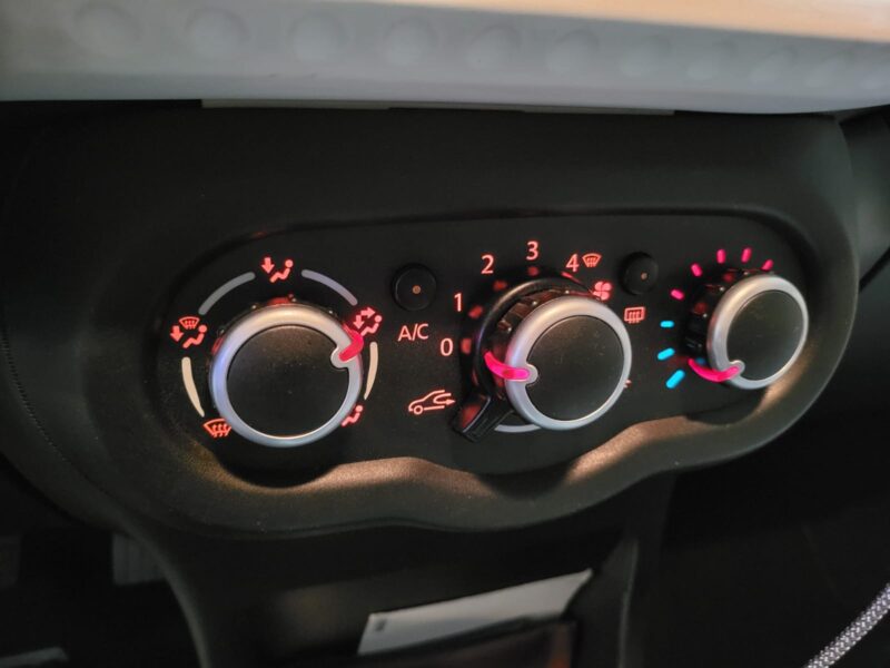 0.9 TCe 90cv ZEN / RADAR AR / LIMITEUR