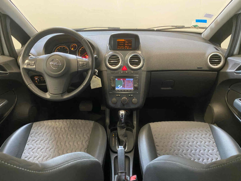 OPEL CORSA D 2011