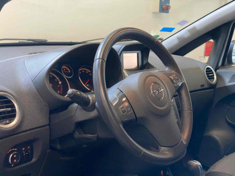 OPEL CORSA D 2011