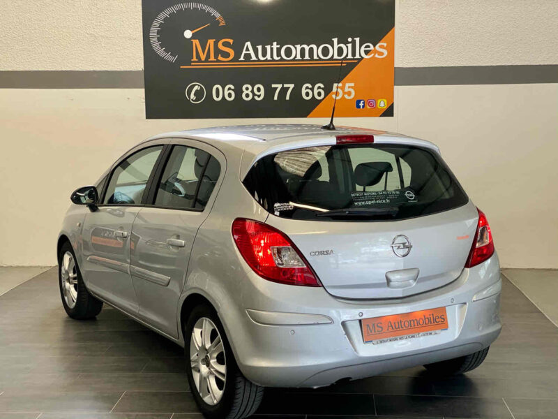 OPEL CORSA D 2011