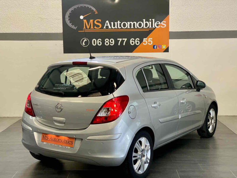 OPEL CORSA D 2011