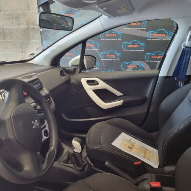 PEUGEOT 208 I 2015
