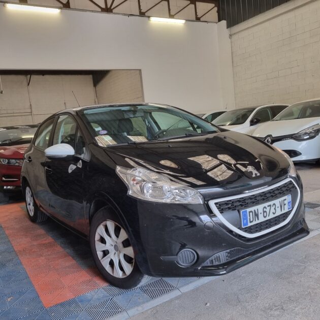 PEUGEOT 208 I 2015