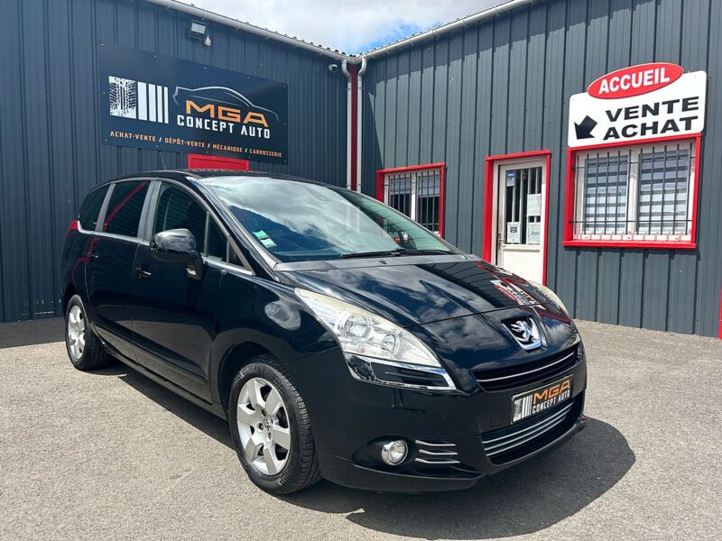 PEUGEOT 5008 2012