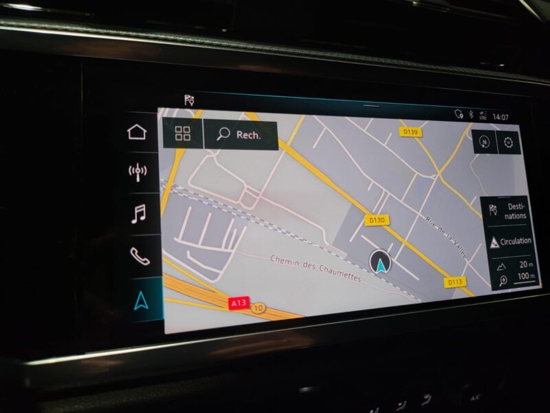 AUDI Q3 35 TDI 150cv S-LINE 1 ER MAIN VOLANT MEPLAT / CAMERA / KEYLESS GO