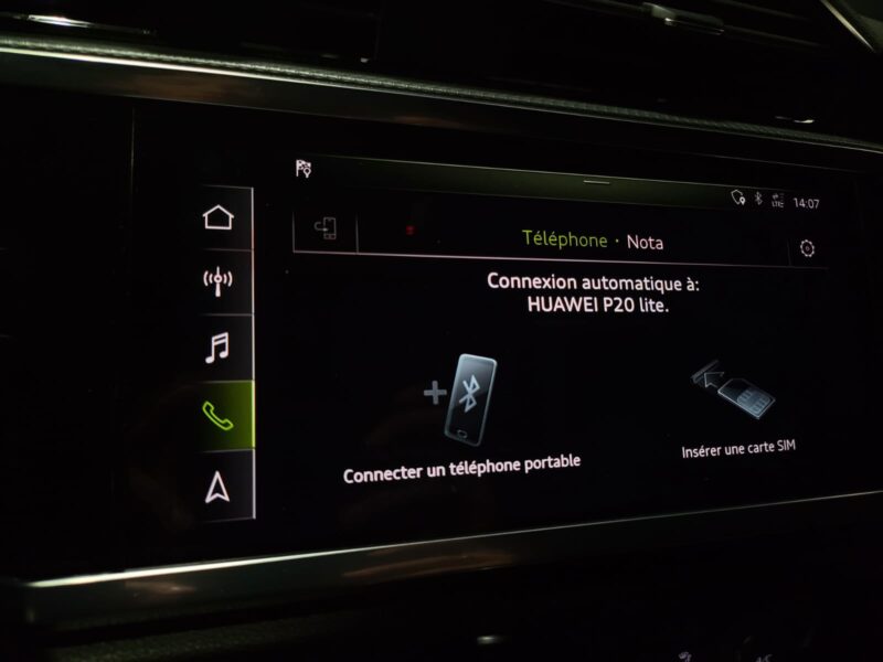 AUDI Q3 35 TDI 150cv S-LINE 1 ER MAIN VOLANT MEPLAT / CAMERA / KEYLESS GO