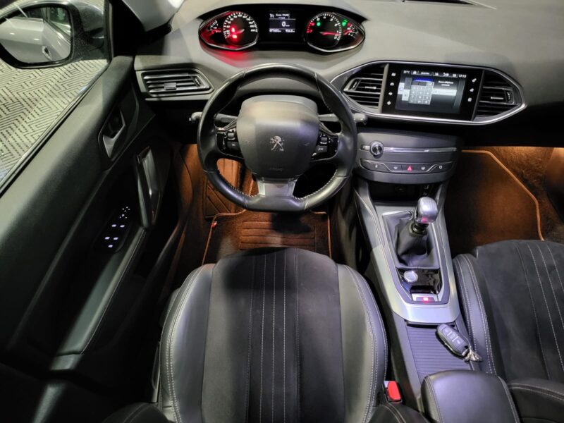 PEUGEOT 308 II 1.2 e-THP 130cv Féline BVM6 // CAMERA DE RECUL/GPS/BLUETOOTH