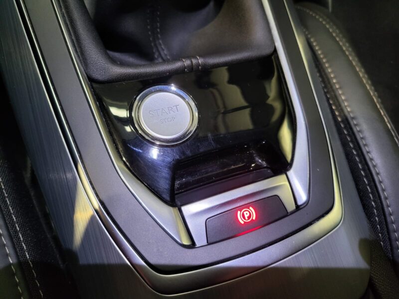 PEUGEOT 308 II 1.2 e-THP 130cv Féline BVM6 // CAMERA DE RECUL/GPS/BLUETOOTH