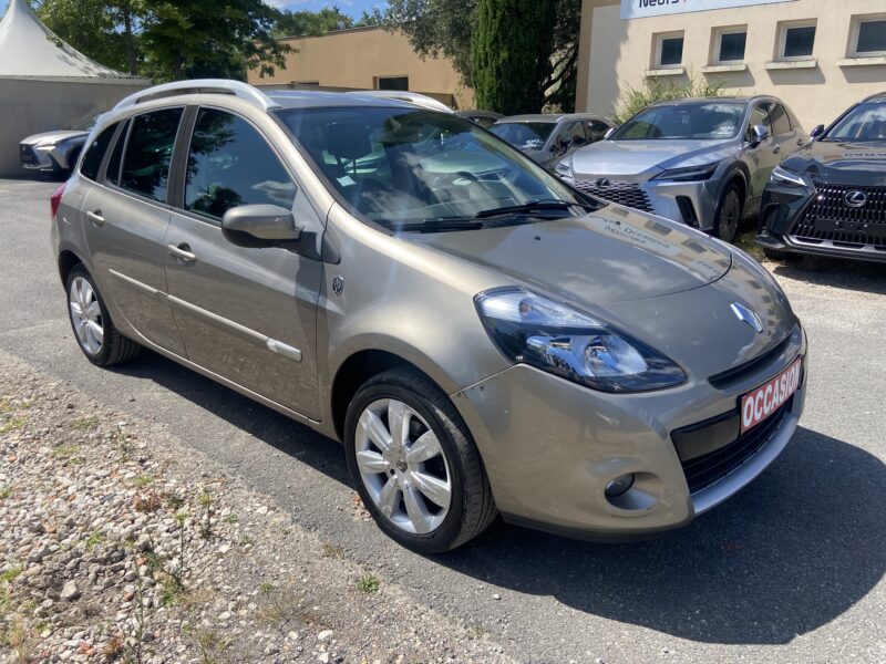 RENAULT CLIO  ESTATE 1.6 16V 110CV XV DE FRANCE BVA