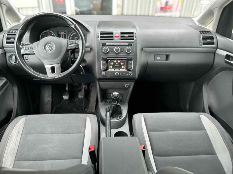 VOLKSWAGEN TOURAN 2013