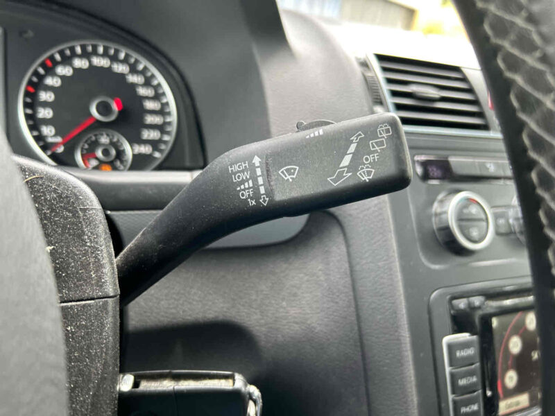 VOLKSWAGEN TOURAN 2013