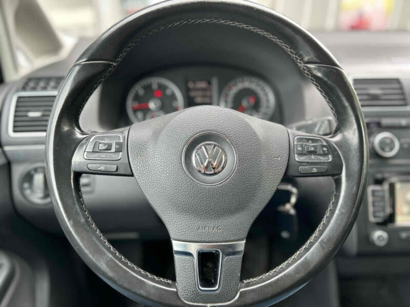 VOLKSWAGEN TOURAN 2013