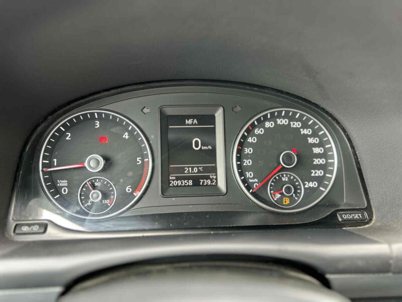 VOLKSWAGEN TOURAN 2013