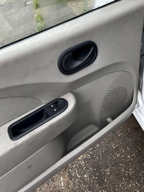 RENAULT TWINGO II 2008