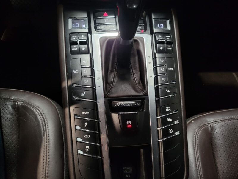 S 3.0 TDI V6 PDK 258 cv / TOIT OUVRANT / SIEGES CHAUFFANT / REGULATEUR