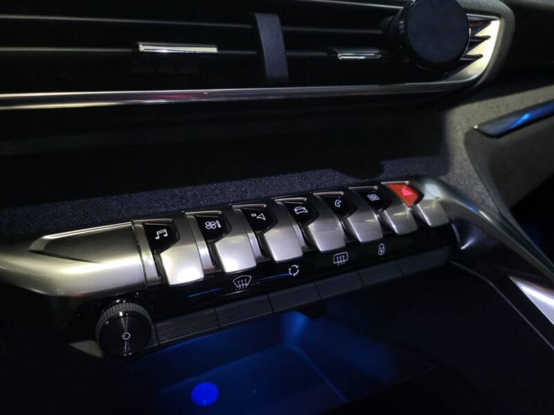 PEUGEOT 3008 II 1.6 THP 165cv ALLURE EAT6 I-COCKPIT / TOIT NOIR / CAMERA / ENTRETIEN PEUGEOT