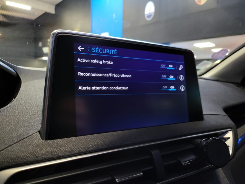 PEUGEOT 3008 II 1.6 THP 165cv ALLURE EAT6 I-COCKPIT / TOIT NOIR / CAMERA / ENTRETIEN PEUGEOT