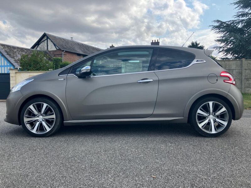 PEUGEOT 208 I 2015