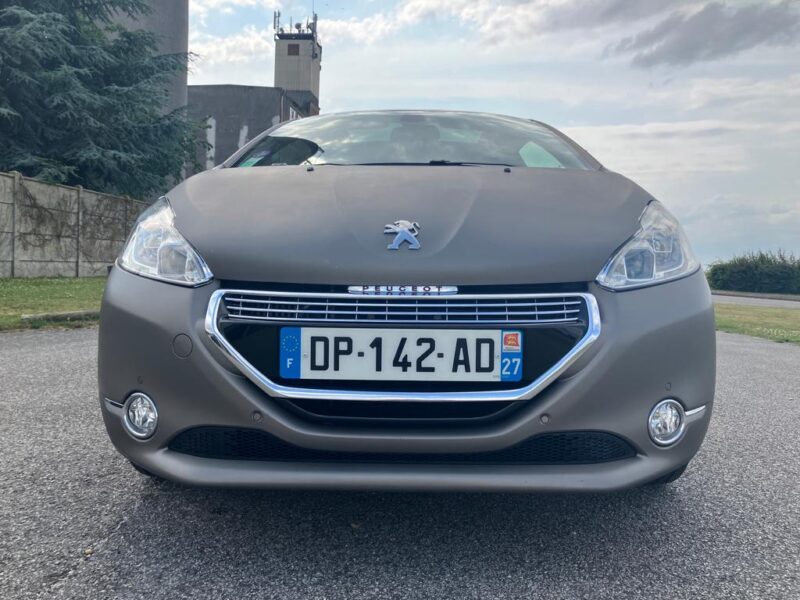 PEUGEOT 208 I 2015