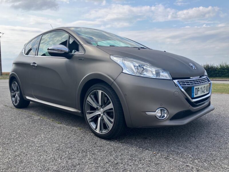 PEUGEOT 208 I 2015