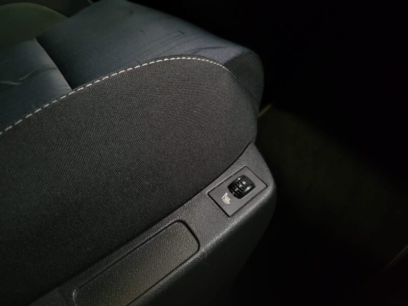 CITROEN C4 II 1.6 HDi 115cv BUSINESS /SIEGES CHAUFFANTS+GPS+AIDE AU PARKING/