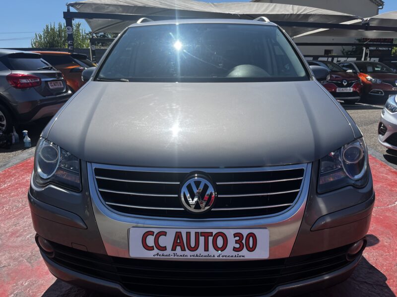 VOLKSWAGEN TOURAN 7 PLACES 2009