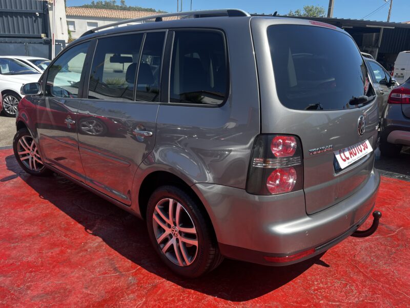 VOLKSWAGEN TOURAN 7 PLACES 2009