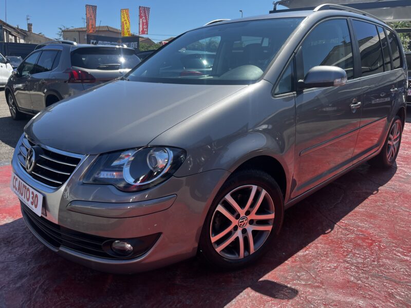 VOLKSWAGEN TOURAN 7 PLACES 2009