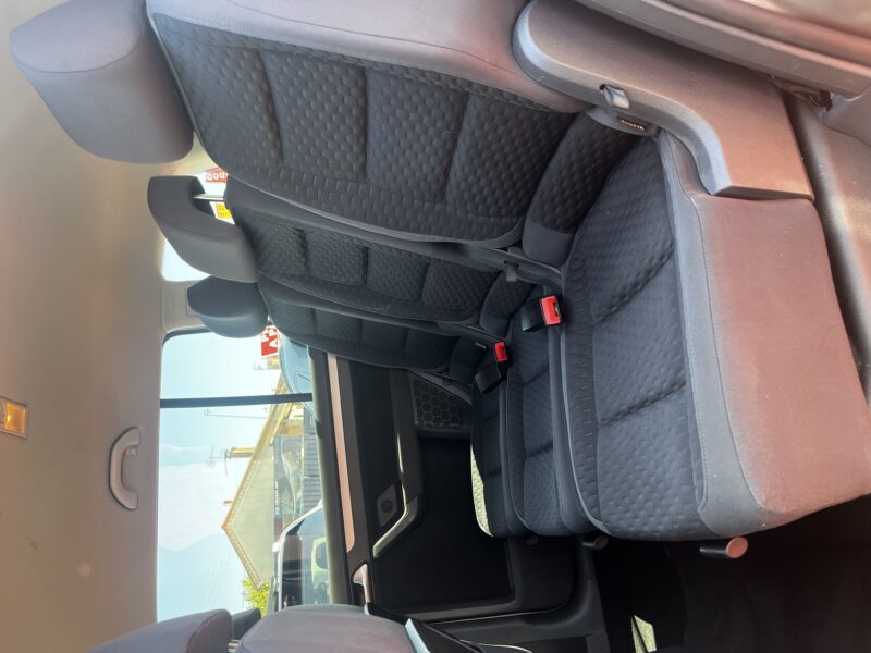 VOLKSWAGEN TOURAN 7 PLACES 2009